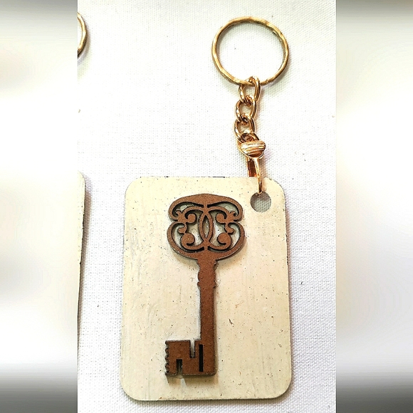 Handcrafted Keychain Bag Tag! Italian Wood Lucida. Gold Steampunk Victorian Key. - Picture 5 of 6